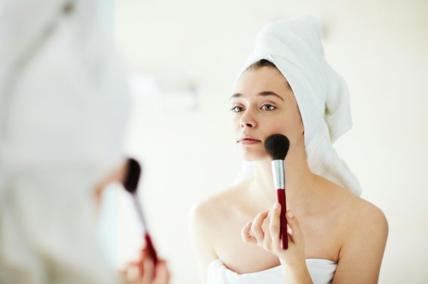 Comment choisir le bon type de pinceau de maquillage pour chaque produit?