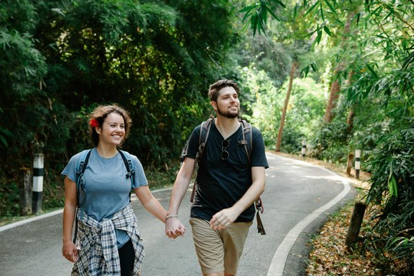 Comment organiser une journée de randonnée en forêt pour se reconnecter avec la nature?