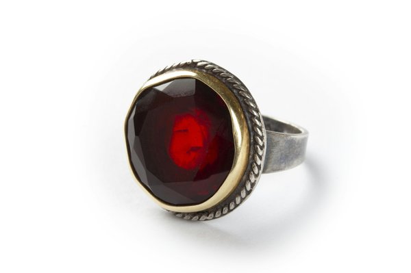 Magasin pierre genève : élégance et unique en bijoux semi-précieux